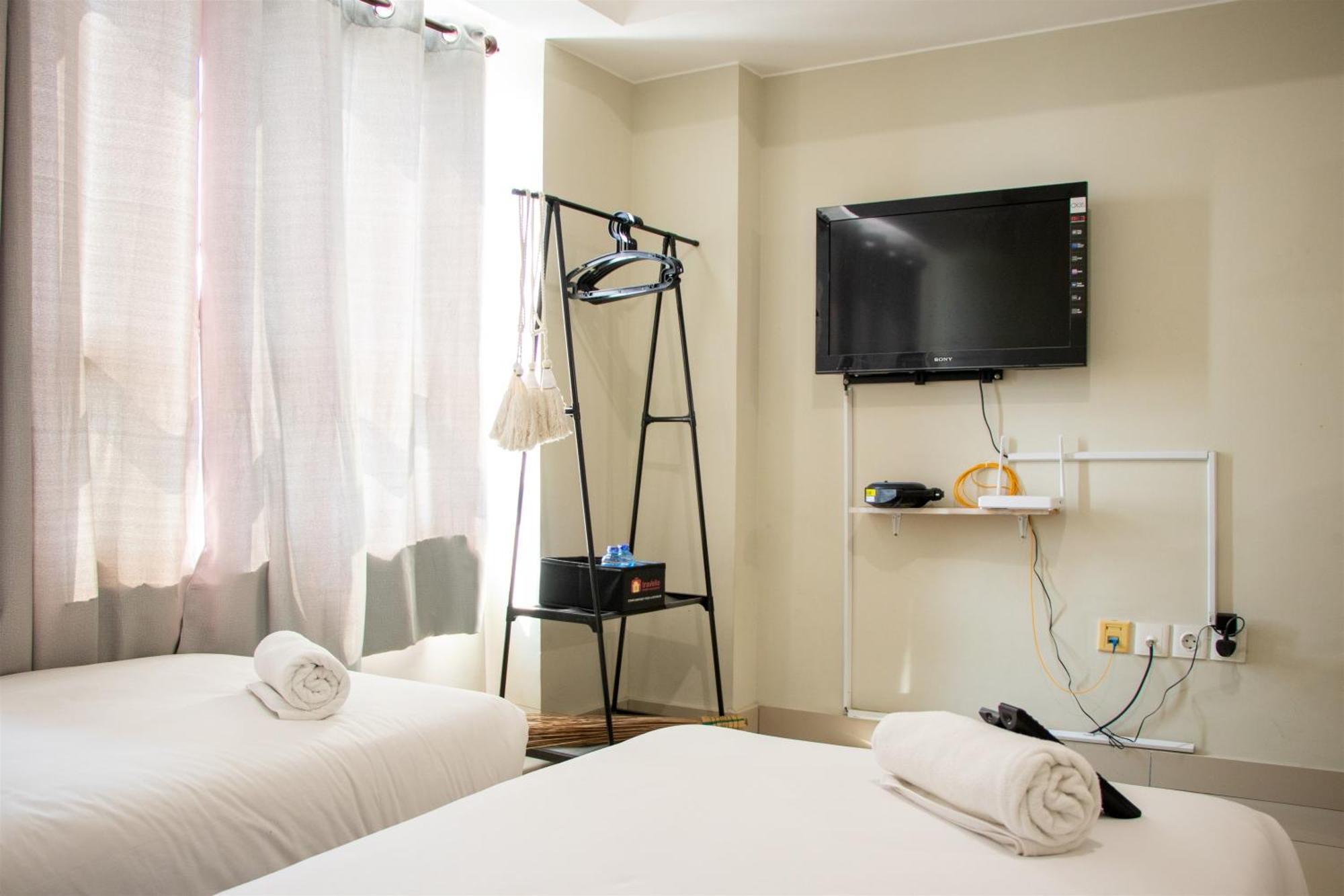 Lavish At Springlake Summarecon By Travelio Bekasi